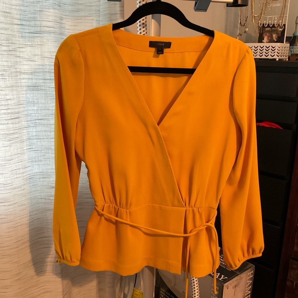 Mustard yellow top